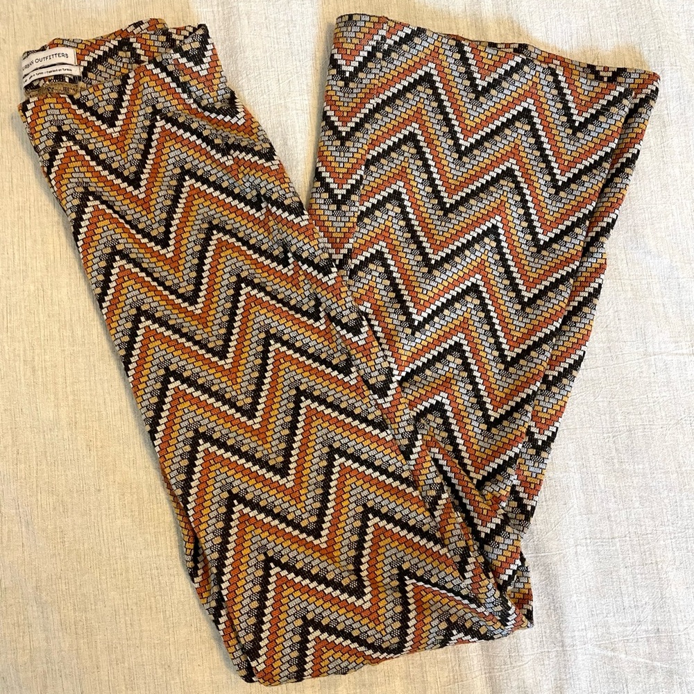Urban Outfitters - Multicolor Geometric Chevron Flare Pants - Size P/S